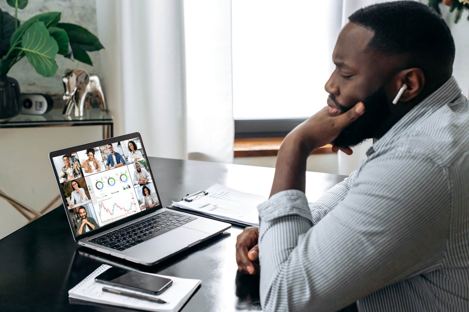online business meeting briefing african america 2023 11 27 04 59 55 utc